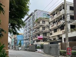 在Wongwian Yai BTS, Khlong Ton Sai出售的 Whole Building, Bang Lamphu Lang