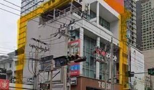 曼谷 Khlong Toei Nuea 5 卧室 Retail space 售 