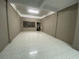 2 Schlafzimmer Reihenhaus zu vermieten im Fueang Fa Villa 9 Phase 1, Phraeksa Mai, Mueang Samut Prakan, Samut Prakan