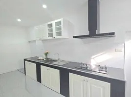 3 Schlafzimmer Haus zu verkaufen im Rattanakorn Village 12 , Nong Prue, Pattaya, Chon Buri