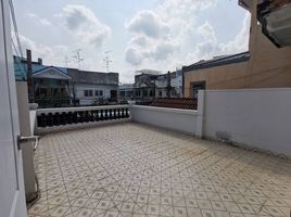4 Bedroom Townhouse for sale in Bang Waek, Phasi Charoen, Bang Waek