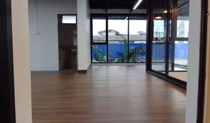 N/A Office for sale in Wang Thonglang, Bangkok 