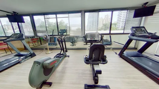 3D视图 of the Communal Gym at Charan Tower