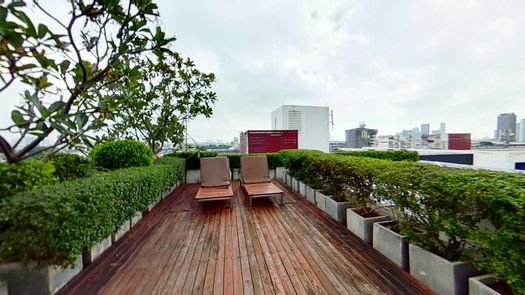 3D视图 of the Communal Garden Area at D65 Condominium