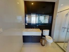 2 Bedroom Condo for rent at The Address Chidlom, Lumphini