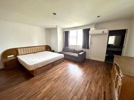 3 Schlafzimmer Appartement zu vermieten im D.S. Tower 1 Sukhumvit 33, Khlong Tan Nuea