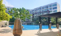 Фото 2 of the Communal Pool at The Seacraze 