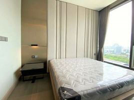 1 Schlafzimmer Wohnung zu vermieten im The Esse at Singha Complex, Bang Kapi