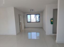 130 m² Office for rent at Mahatun Rama 3, Bang Khlo
