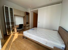 2 Schlafzimmer Wohnung zu vermieten im Saladaeng Residences, Si Lom