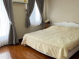 4 Schlafzimmer Reihenhaus zu vermieten im Baan Klang Muang Rama 9 Soi 43, Suan Luang, Suan Luang