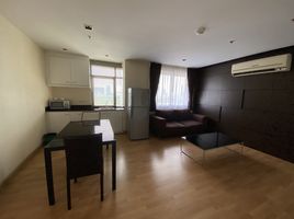 1 Schlafzimmer Appartement zu vermieten im Nantiruj Tower, Khlong Toei