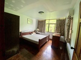 6 Schlafzimmer Reihenhaus zu verkaufen in Pattaya, Chon Buri, Nong Prue