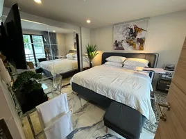 2 спален Кондо в аренду в Pearl Garden, Si Lom
