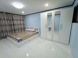 1 Bedroom Condo for rent at Diamond Tower, Si Lom, Bang Rak