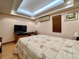 3 Bedroom Apartment for rent at Sawit Suites, Khlong Tan Nuea