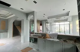 6 bedroom House for sale in Nonthaburi, Thailand