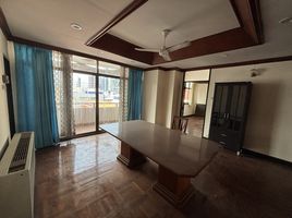 3 Schlafzimmer Appartement zu vermieten im Rishi Court, Khlong Toei Nuea