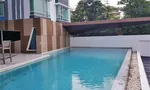 Communal Pool at The Crest Sukhumvit 49