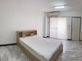 Studio Appartement zu vermieten im Tanyakarn Condominium, Sam Sen Nok