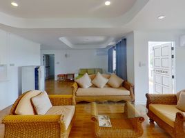 11 Bedroom Villa for sale in Khao Takiab Beach, Nong Kae, Nong Kae