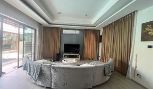 Вилла, 4 спальни на продажу в Чалонг, Пхукет Chalong Miracle Lakeview