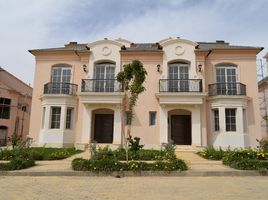 3 Schlafzimmer Villa zu verkaufen im Layan Residence, The 5th Settlement, New Cairo City