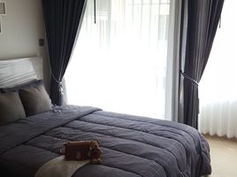 Studio Apartment for rent at Wyne Sukhumvit, Phra Khanong