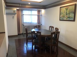 2 Schlafzimmer Appartement zu vermieten im United Tower, Khlong Tan Nuea