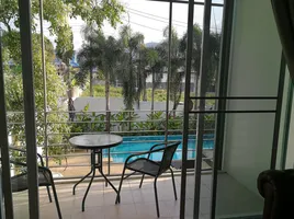 2 Schlafzimmer Reihenhaus zu verkaufen im The Pool Residence, Bo Phut