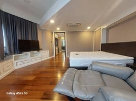 3 Bedroom Apartment for sale at Nusa State Tower Condominium, Si Lom