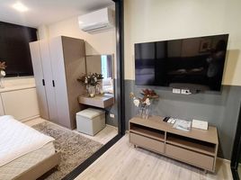 1 Bedroom Apartment for sale at XT Huaikhwang, Din Daeng, Din Daeng