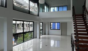 3 Bedrooms Townhouse for sale in Bang Khlo, Bangkok Benjathanee