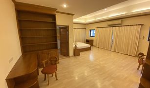 3 Bedrooms Apartment for sale in Khlong Toei Nuea, Bangkok El Patio