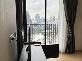 1 Schlafzimmer Appartement zu vermieten im Maru Ekkamai 2, Khlong Tan Nuea