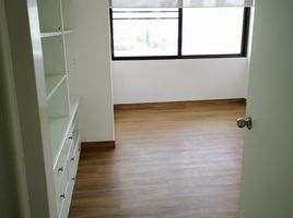 2 Schlafzimmer Appartement zu vermieten im Baan Yen Akard, Chong Nonsi