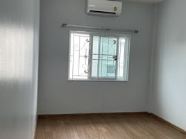 3 Schlafzimmer Reihenhaus zu vermieten im Grand Ville Donmueang-Songprapa, Si Kan