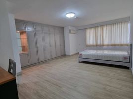 3 Schlafzimmer Appartement zu vermieten im Prompong Mansion, Khlong Tan Nuea