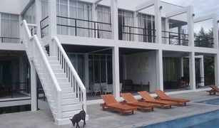 8 Schlafzimmern Villa zu verkaufen in Mai Khao, Phuket 
