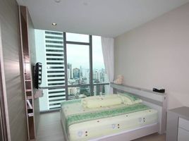 1 спален Кондо в аренду в The Room Sukhumvit 21, Khlong Toei Nuea