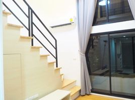 1 спален Кондо в аренду в L Loft Ratchada 19, Chomphon