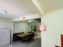 4 спален Таунхаус for sale in Imperial World Samrong, Samrong Nuea, Samrong Nuea