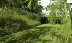 รูปถ่าย 2 of the Communal Garden Area at วายน์ สุขุมวิท