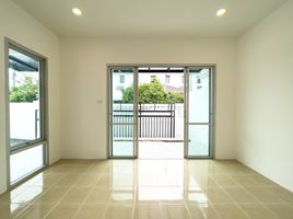 2 Schlafzimmer Haus zu verkaufen im Tawan Place, Si Sunthon
