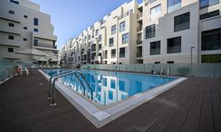 Fotos 2 of the Communal Pool at Mirdif Hills