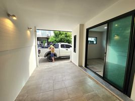 3 Bedroom Townhouse for sale at The Connect Bearing Station, Samrong Nuea, Mueang Samut Prakan