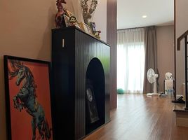 4 Schlafzimmer Villa zu verkaufen im Centro Rama 9 Krungthep Kreetha, Khlong Song Ton Nun