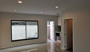 3 Bedrooms Townhouse for sale in Bang Kaeo, Samut Prakan Plex Bangna