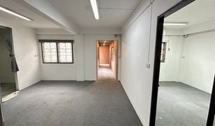 9 Bedrooms House for sale in Lat Phrao, Bangkok 
