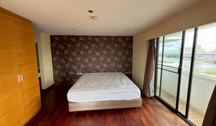 ขายคอนโด 3 ห้องนอน ใน บางโคล่, กรุงเทพมหานคร Riverside Villa Condominium 2